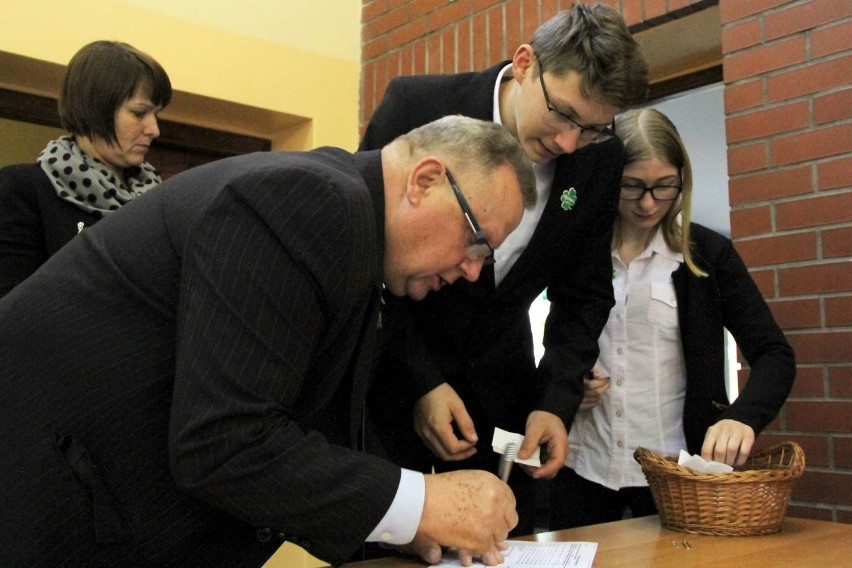 Dziś egzamin z języka obcego. Odwiedziliśmy maturzystów z...