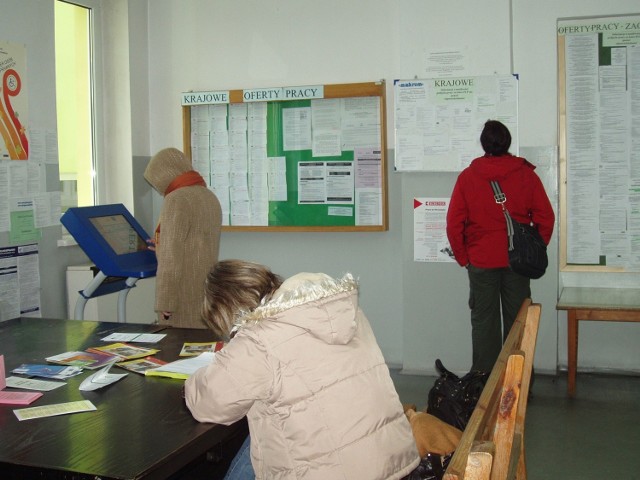 - W ciągu dziewięciu miesięcy 2018 roku Powiatowy Urząd Pracy w Nakle przyjął 5310 oświadczeń o powierzeniu pracy cudzoziemcom z Ukrainy, Mołdawii, Białorusi, Gruzji i Rosji