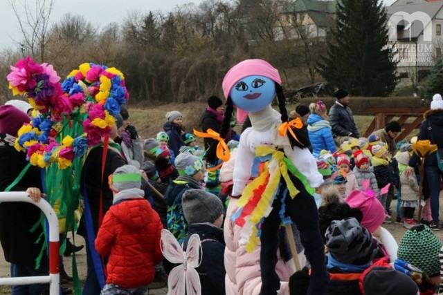 Dzień Wiosny we Włodawie. Kolorowy korowód przeszedł ulicami miasta