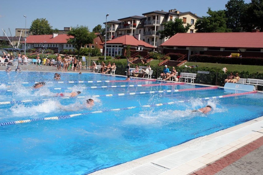 Basen WOSR – zawody pływackie dla dzieci.