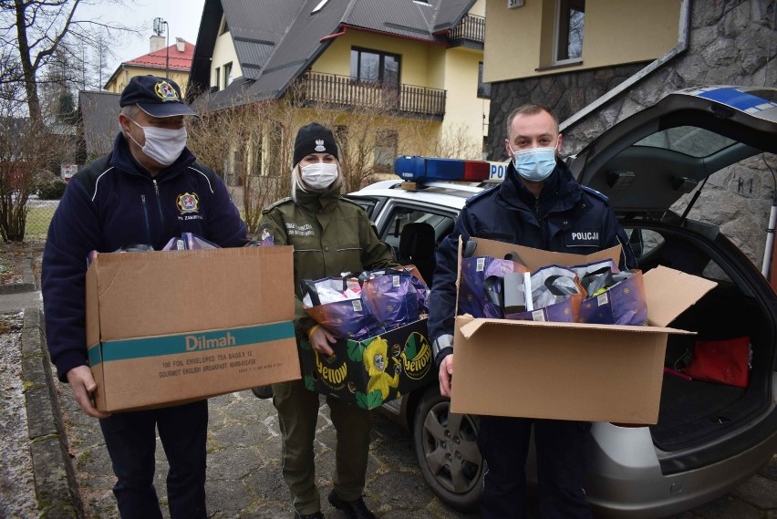 Zakopane. Służby mundurowe zrobiły paczki dla wychowanków domu dziecka 