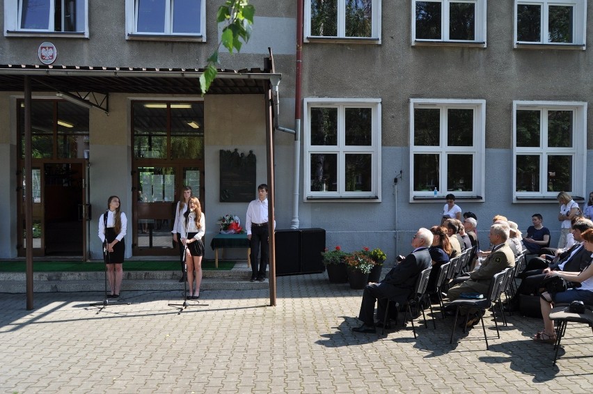 Odsłonięcie tablicy w Gimnazjum nr 1 w Tychach