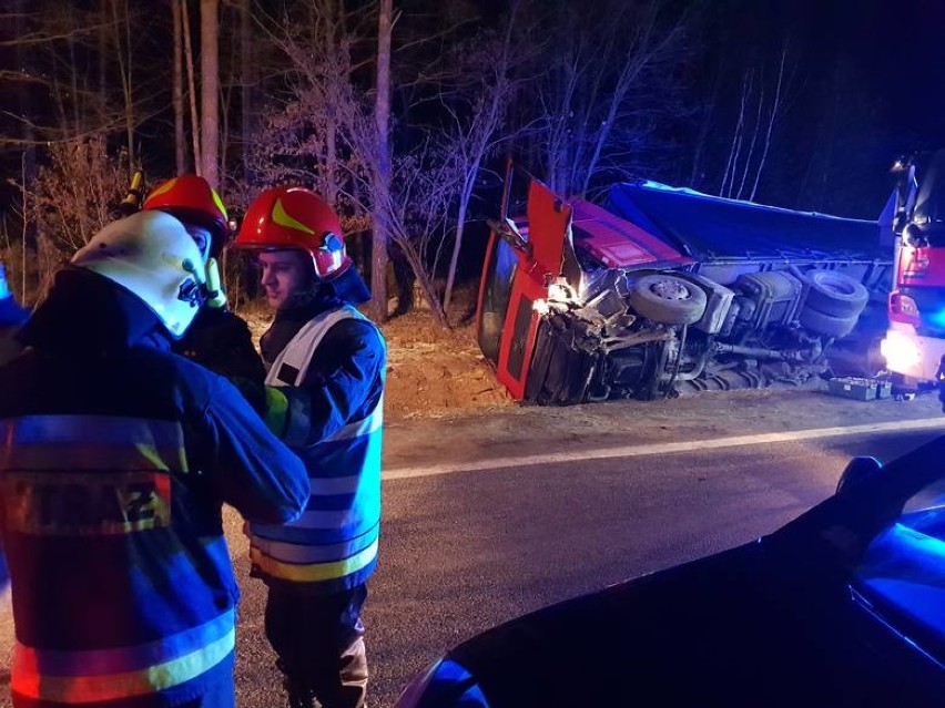 Wypadek na drodze 74 w Wiośnie. Zginęły mieszkanki powiatu tomaszowskiego [ZDJĘCIA, FILM]
