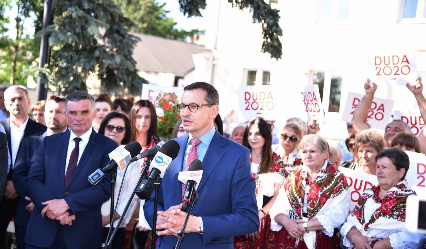 Premier Mateusz Morawiecki spotkał się z mieszkańcami Janowa Lubelskiego. Zobacz zdjęcia