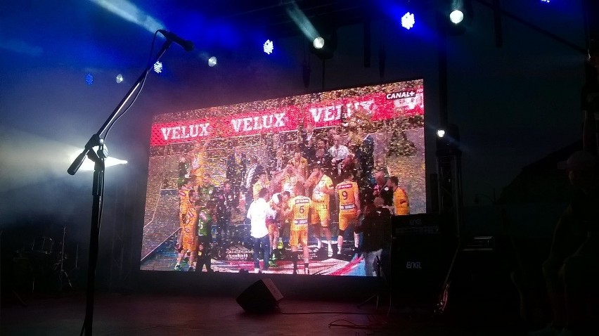 Wielkie świętowanie w Kielcach. Zobacz zdjęcia kibiców 