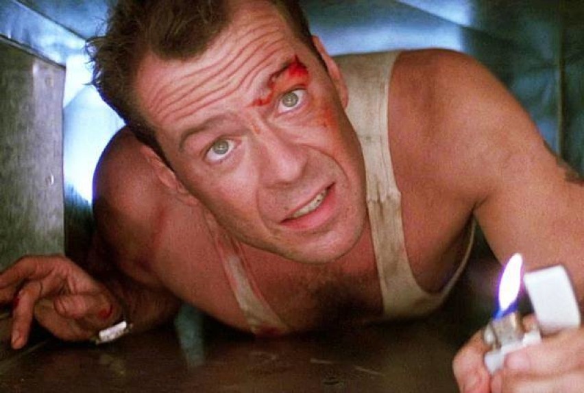 3. "Szklana pułapka" (1988)
Bruce Willis i kino akcji to...