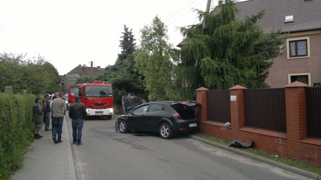 Wypadek na ul. Tylnej w Sośnicy wyglądał groźnie. Na szczęście nikomu nic się nie stało.