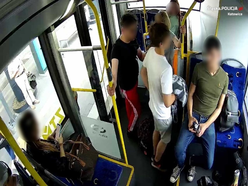 Katowice: Skandal w autobusie! Wyzywał nastolatka z Ukrainy. Kobiecie która stanęła w jego obronie groził gwałtem i zabiciem