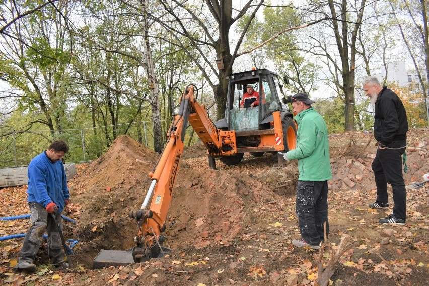 Przy ul. Berka Joselewicza w Oświęcimiu powstaje park pamięci