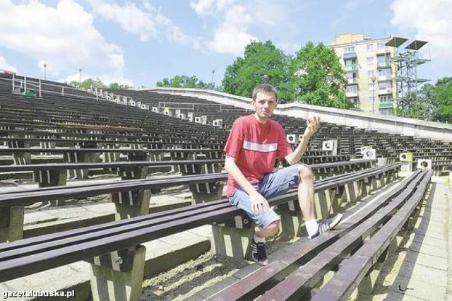 - Ławki są naprawdę zniszczone - mówi Paweł Wita z Sulechowa.