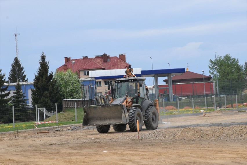 Jak idzie modernizacja stadionu OSiR w Człuchowie? Byliśmy na placu budowy! ZDJĘCIA