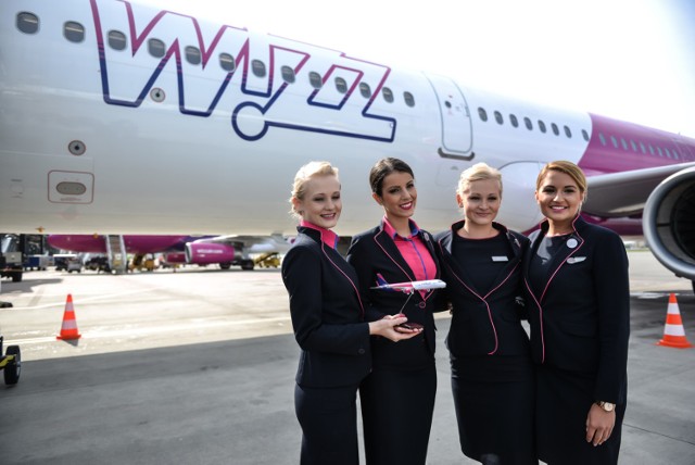 Black Friday 2017. Wizzair organizuje Pink Friday 24.11.2017. Wszystkie loty o 20 proc. taniej