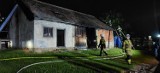 Moszczenica Niżna. Strażacy dwa razy wyjeżdżali gasić pożar tego samego budynku gospodarczego [ZDJĘCIA]