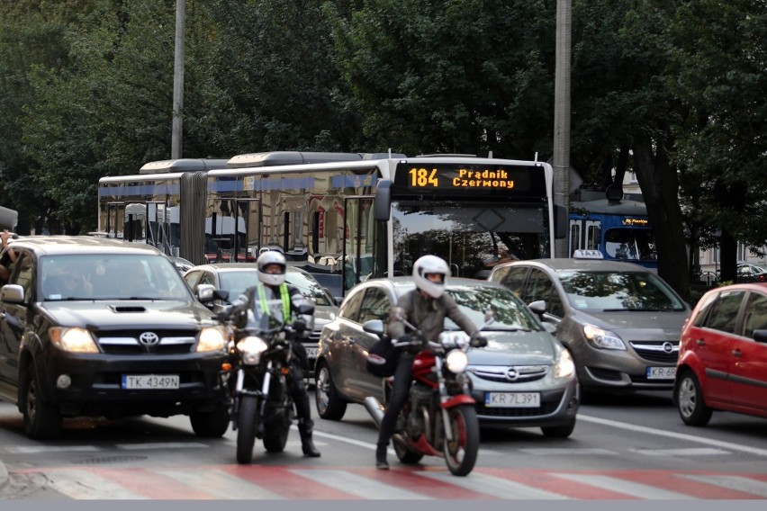 Kraków. Autobusy linii 184 nie wrócą na ulicę Dietla. Mieszkańcy protestują