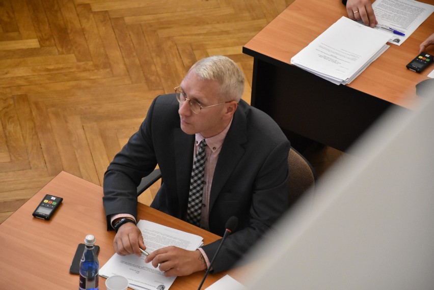 Dyrektor szpitala w Oleśnicy o bilansie finansowym na powiatowej sesji