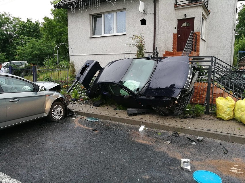 Wypadek na drodze wojewódzkiej 132 w Kamieniu Małym.