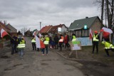 Protest mieszkańców Trzebiatowa – domagają się natychmiastowego remontu drogi