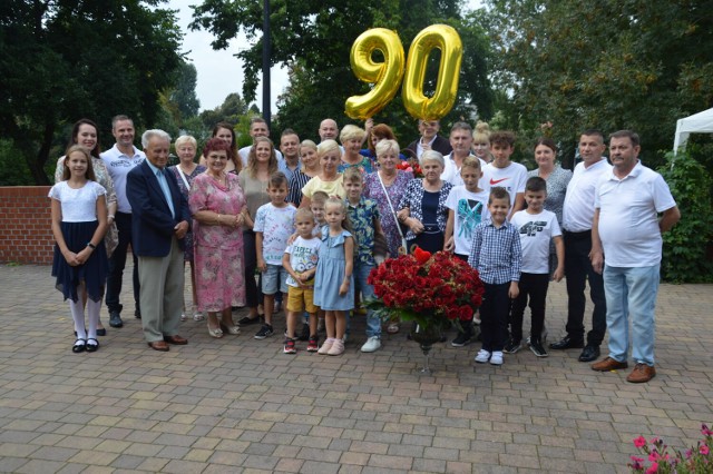Pani Albina z Żagania skończyła 90 lat! Rodzina zorganizowała jubileusz w restauracji Cesarski Ogród. Życzymy wszystkiego najlepszego!