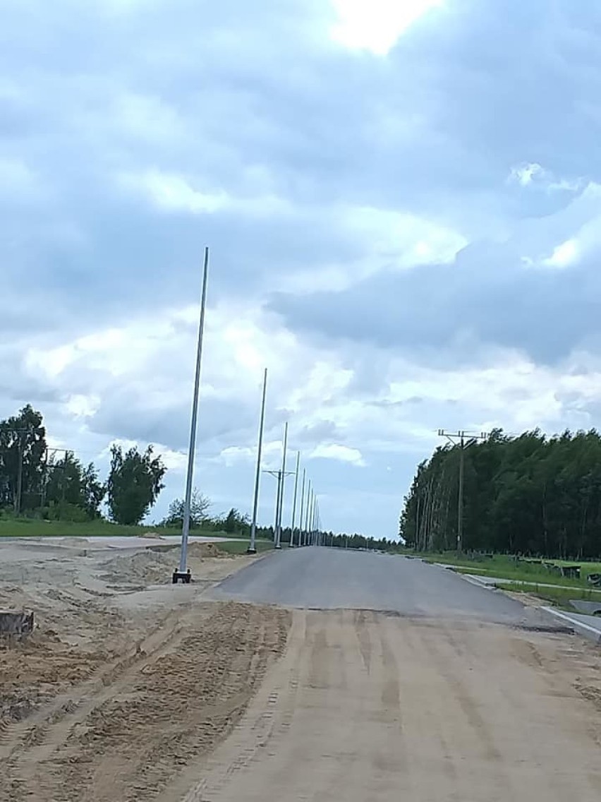 Ruch wahadłowy na drodze wojewódzkiej w Michałowie. Trwa budowa ronda na łączniku S8