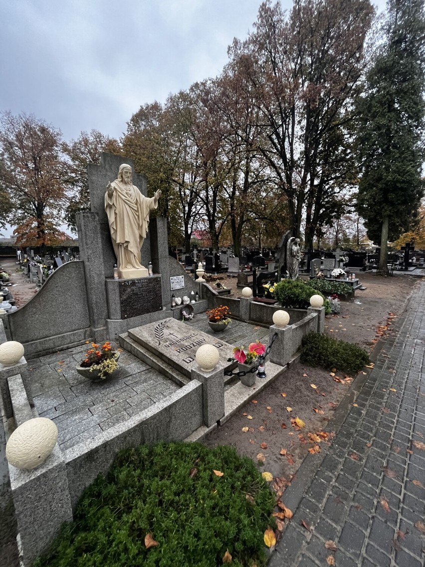Cmentarz w Białośliwiu. Nie brakuje tu starych i intrygujących nagrobków [ZOBACZ ZDJĘCIA]