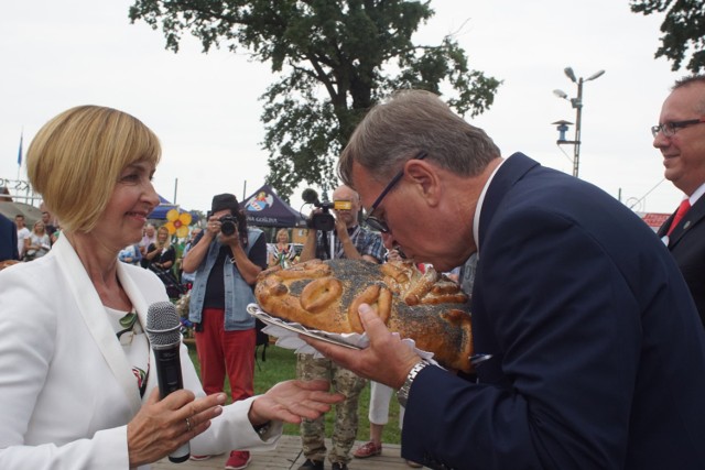 Zeszłoroczne dożynki powiatowe odbyły się w Łopuchowie, w gminie Murowana Goślina.