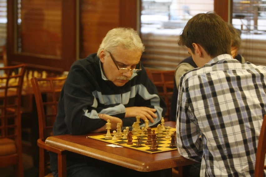 Turniej szachowy w Legnicy (ZDJĘCIA)
