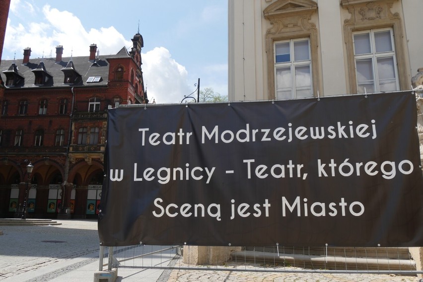 Legnica: Petycja w sprawie wypowiedzenia umowy o współfinansowanie teatru trafiła na biurko prezydenta. Uzbierano 5214 podpisów