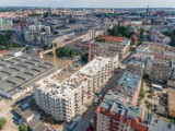 Zobacz, jak zmienia się Wrocław. Oto zdjęcia z budowy domów Nowa Zajezdnia Wrocław na Nadodrzu (MNÓSTWO ZDJĘĆ)