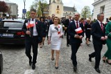 Święto Konstytucji Trzeciego Maja w Kielcach. Widowiskowy przemarsz przez Kielce pod pomnik Staszica w Parku Miejskim. Zobacz zdjęcia