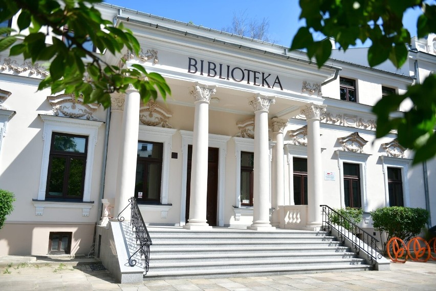 Kolejny etap remontu Biblioteki Publicznej w Radomiu. Będzie dokończona modernizacja ogrodzenia przy Piłsudskiego