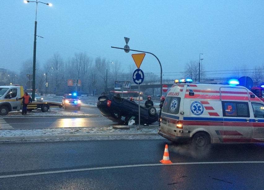 Wypadek na skrzyżowaniu ulic Mościckiego i 3 Maja, 22...