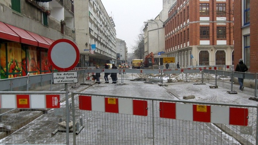 Wrocław: Uciążliwy objazd na Nożowniczej (ZDJĘCIA)