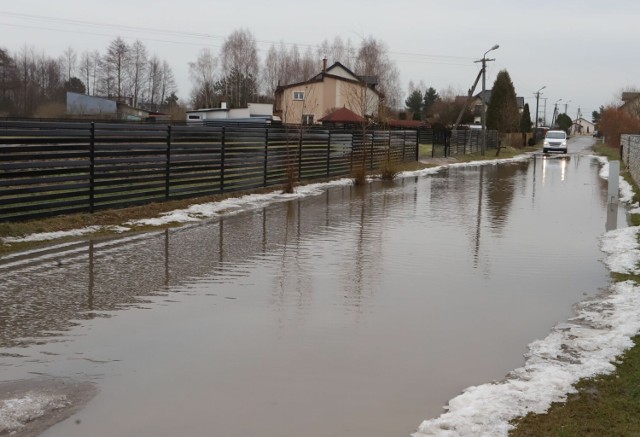 Tak wygląda ulica Sołtykowska w Radomiu w czasie roztopów. Więcej na kolejnych slajdach >>>