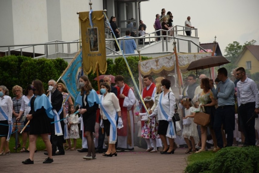 Boże Ciało w czasie pandemii koronawirusa. Procesje w Dębicy i powiecie [ZDJĘCIA]