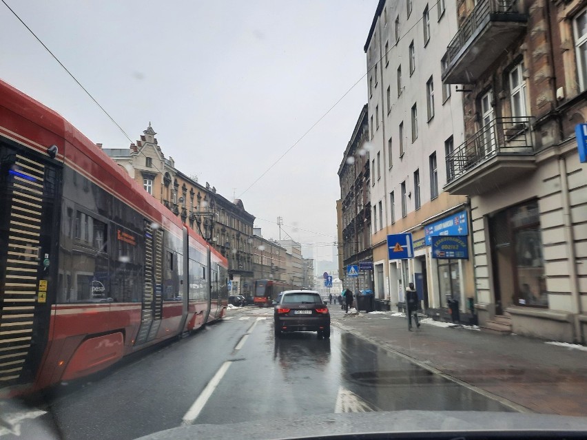 Ruch tramwajów koło Placu Miarki na ul. Kochanowskiego w...