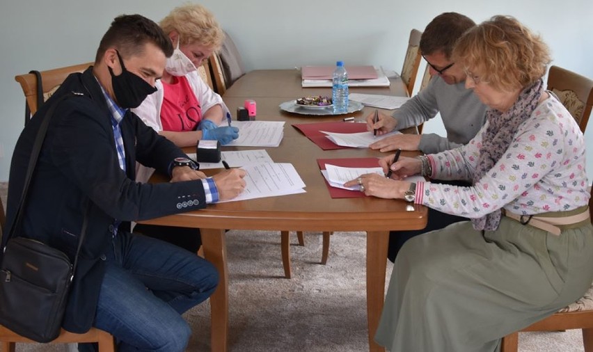 Nowe laptopy do pracy zdalnej dla uczniów i nauczycieli