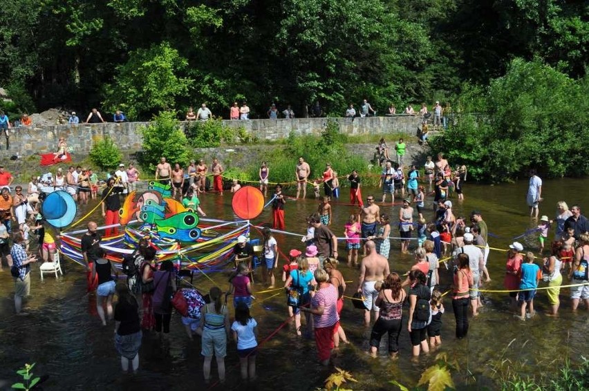 Fest Wisła: 300 osób w rzece w ramach festiwalu zorganizowanego przez Klub Gaja