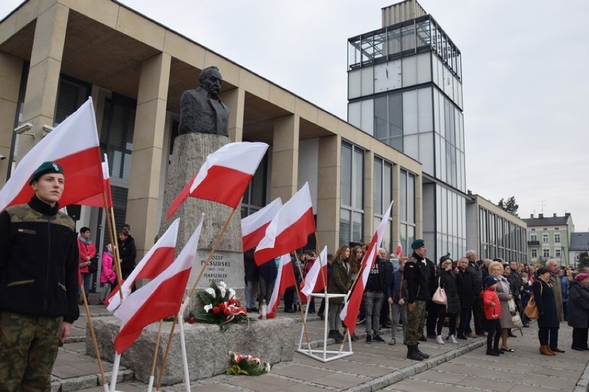Stulecie niepodległości Polski w Zduńskiej Woli. Oficjalne uroczystości [zdjęcia i film]