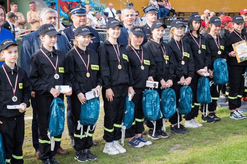 Młodzieżowe Drużyny Pożarnicze rywalizowały w Kazimierzy Wielkiej. Kto był najlepszy w powiatowych zawodach? Zobaczcie zdjęcia