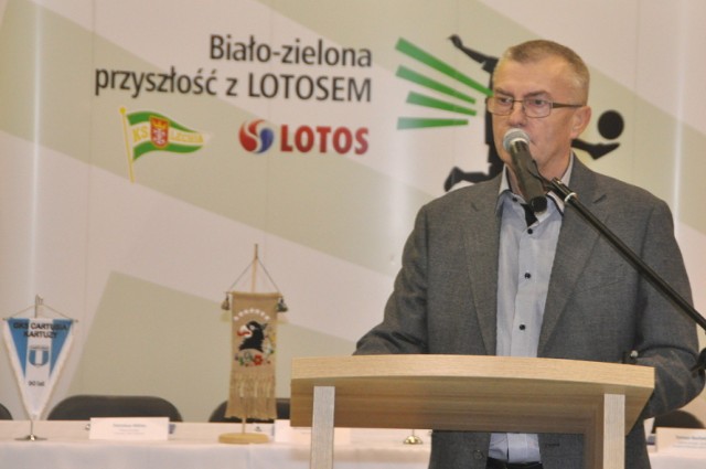 Zdzisław Niklas, prezes Cartusii podczas otwarcia w Kartuzach akademii w programie "Biało - zielona przyszłość z Lotosem"