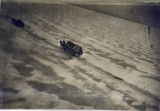 Ucieczka Niemców przed Armią Czerwoną po zamarzniętym Zalewie Wiślanym. Unikatowe historyczne zdjęcia ze stycznia 1945 r. [galeria]
