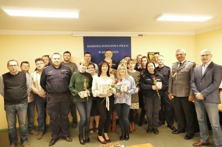 Brzezińscy policjanci z okazji Dnia Kobiet uhonorowali swoje koleżanki