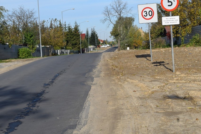 Ul. Rycerska: Ukończono budowę kanalizacji. Jak teraz wygląda ulica? [FOTO]