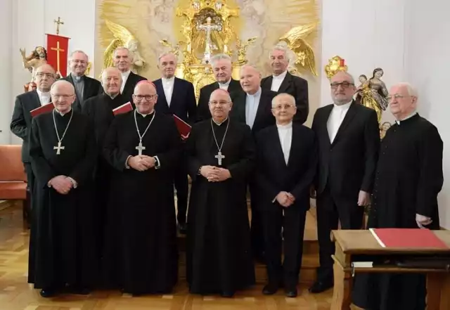 Opolscy kapłani zostali wyróżnieni przez papieża Franciszka.