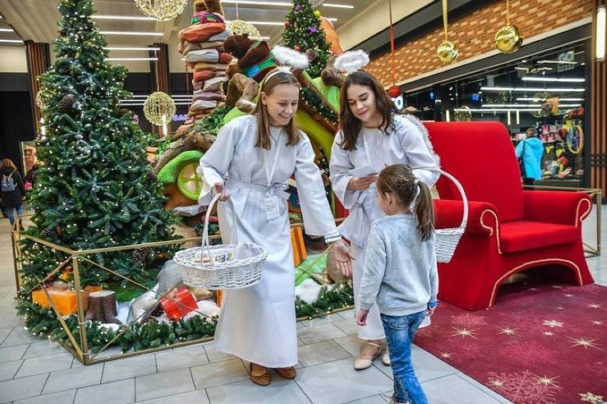 Podobne wynagrodzenie - od 20 do 55 zł za godzinę pracy -...