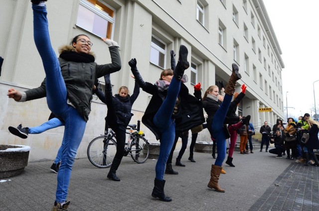 Szkoła Baletowa w Poznaniu - Uczniowie tańczyli przed sądem