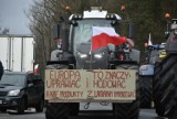 Kilkaset ciągników zablokowało centrum dystrybucyjne "Biedronki" pod Sieradzem FOTO