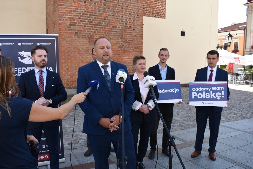 Konfederacja zaprezentowała w Tarnowie kandydatów w wyborach do parlamentu. "Możemy zgarnąć jeden, a być może nawet dwa mandaty poselskie"