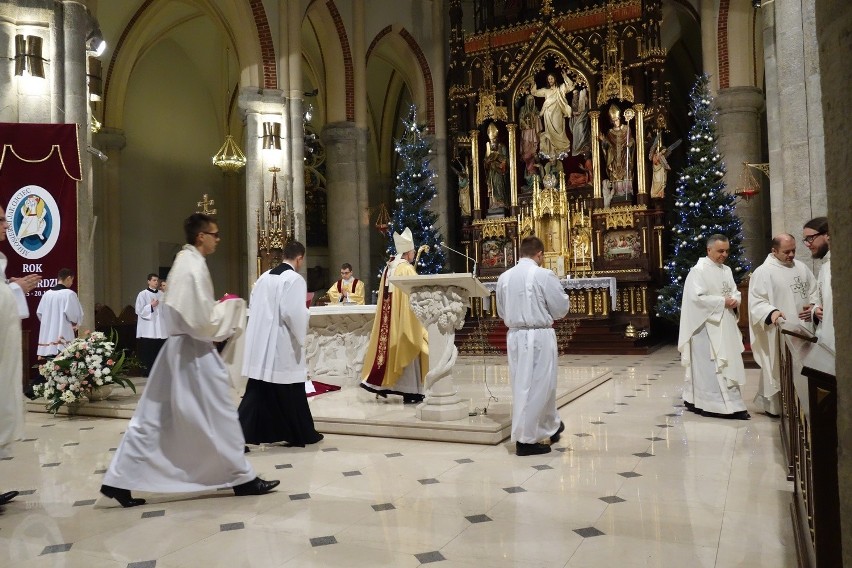 Pasterkę w katedrze łódzkiej poprowadzi abp Marek...