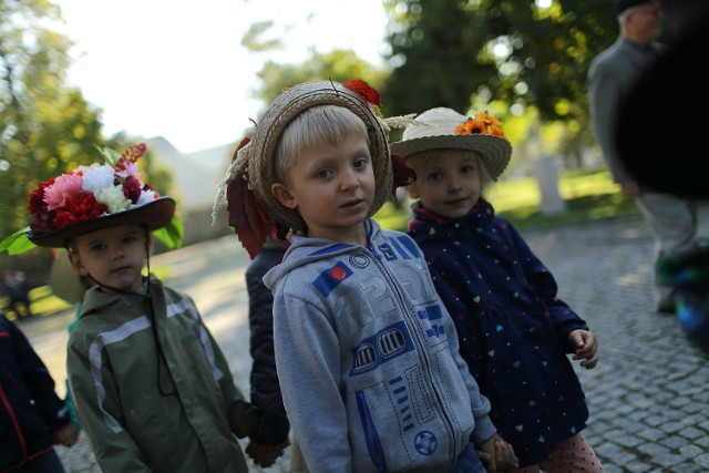 Piotrkowskie przedszkolaki wzięły udział w happeningu "Zatrzymać lato"